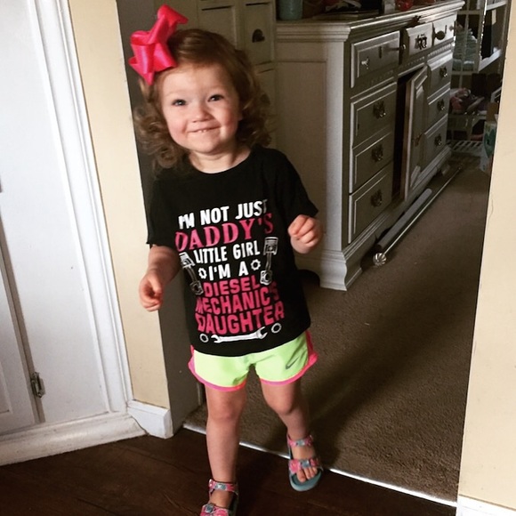 Meet your Posher, Courtney - Picture 2 of 4